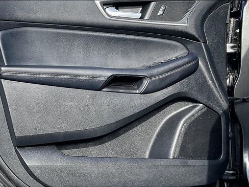 Used 2018 Ford Edge SEL w/ Equipment Group 201A image 20