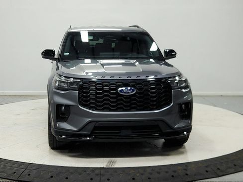 Used 2025 Ford Explorer ST-Line w/ ST-Line Street Pack AWD/4WD image 3