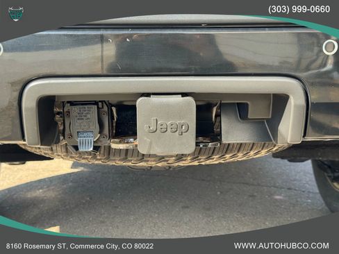 Used 2006 Jeep Commander Limited w/ Trailer Tow Group IV image 6