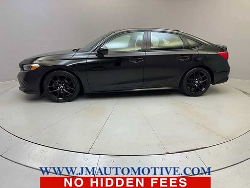 Used 2023 Honda Civic Sport image 2