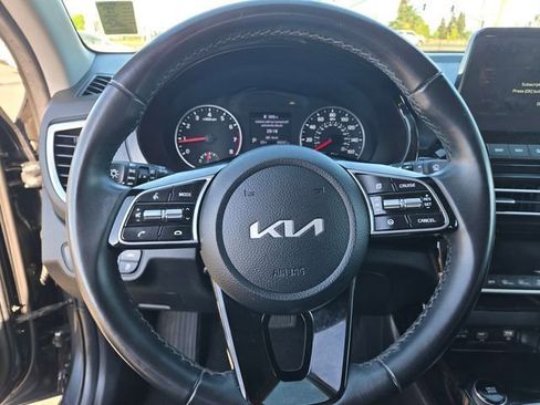 Used 2022 Kia Seltos EX image 24