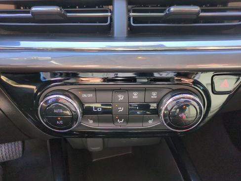 Certified 2025 Chevrolet Trax ACTIV w/ Driver Confidence Package image 20