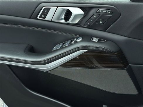 Used 2023 BMW X7 xDrive40i image 35