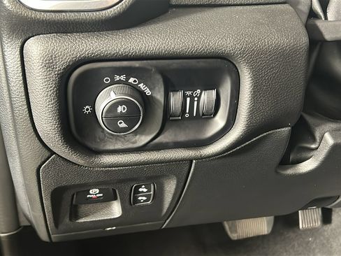 Used 2024 RAM 1500 Laramie AWD/4WD image 23