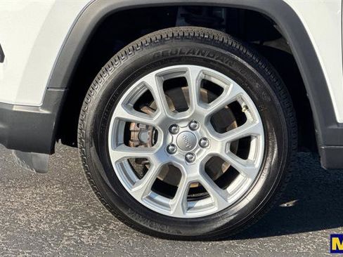 Used 2023 Jeep Compass Latitude w/ Sun and Sound Group image 33