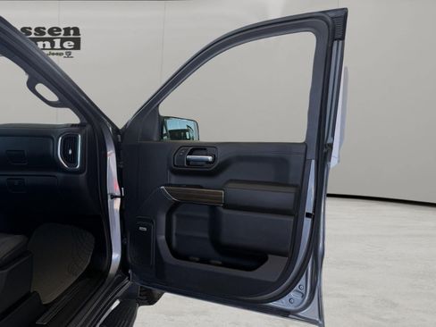 Used 2022 Chevrolet Silverado 1500 LT Trail Boss w/ Convenience Package II AWD/4WD image 20