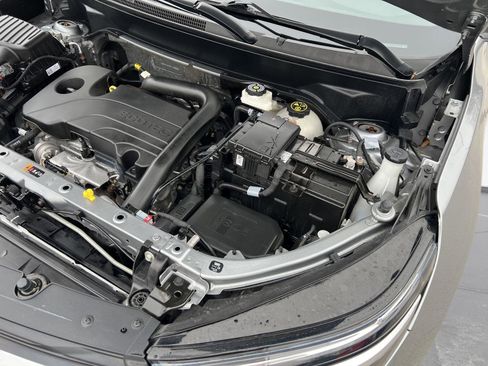 Used 2023 Chevrolet Equinox LT w/ LPO, Floor Liner Package image 40