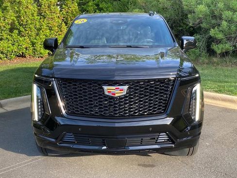 Used 2026 Cadillac Escalade Platinum Sport image 2
