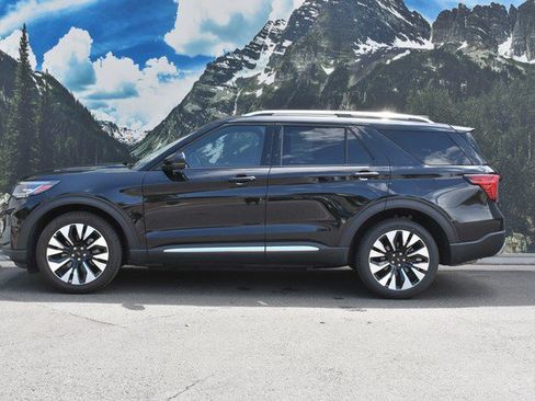Used 2025 Ford Explorer Platinum w/ LUX Leather Package AWD/4WD image 7