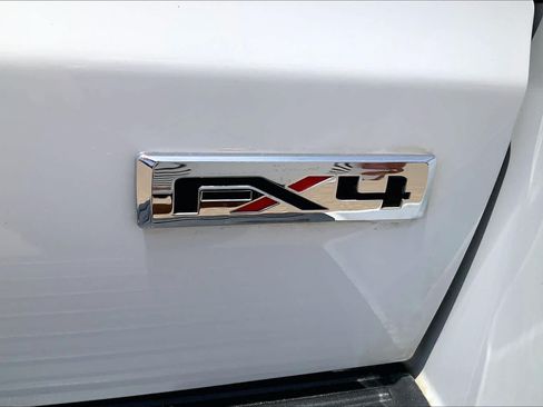 Used 2019 Ford Expedition XLT w/ Equipment Group 202A AWD/4WD image 10