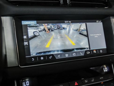 Used 2020 Jaguar XF Prestige RWD image 21