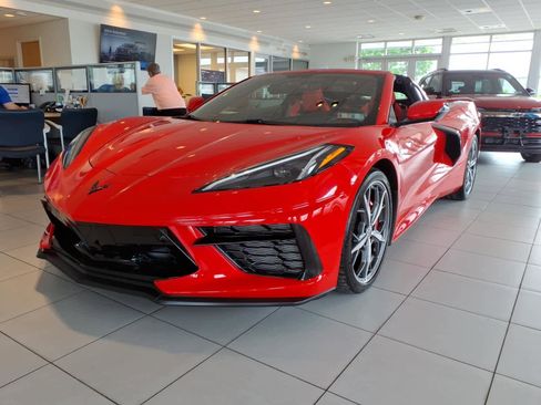 Used 2021 Chevrolet Corvette Stingray Preferred Cpe w/ Z51 Performance Package RWD image 1