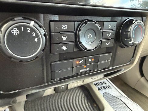 Used 2009 Ford Escape XLT AWD/4WD image 26
