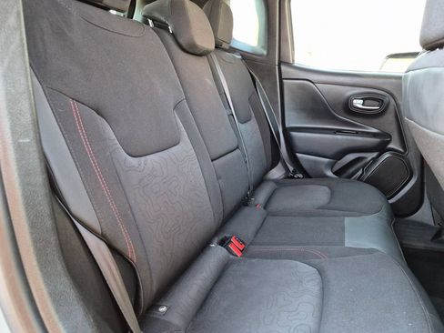 Used 2022 Jeep Renegade Trailhawk AWD/4WD image 29