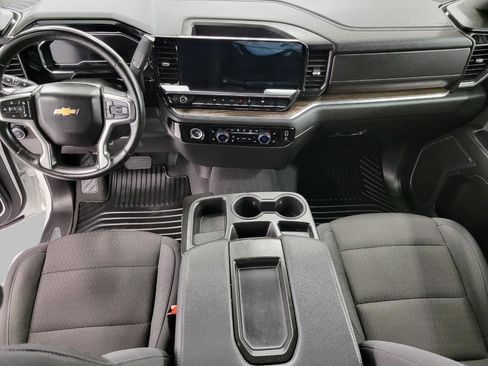 Used 2024 Chevrolet Silverado 1500 LT image 7