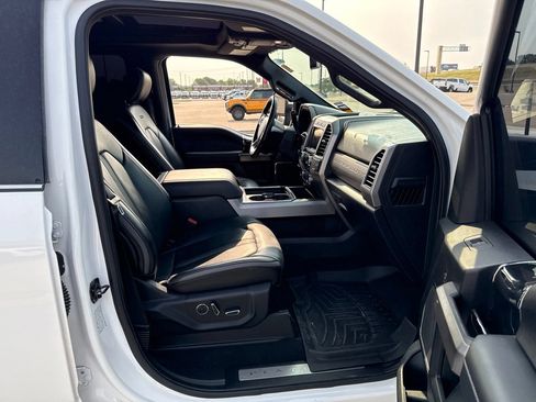 Used 2020 Ford F450 Platinum w/ FX4 Off-Road Package AWD/4WD image 13