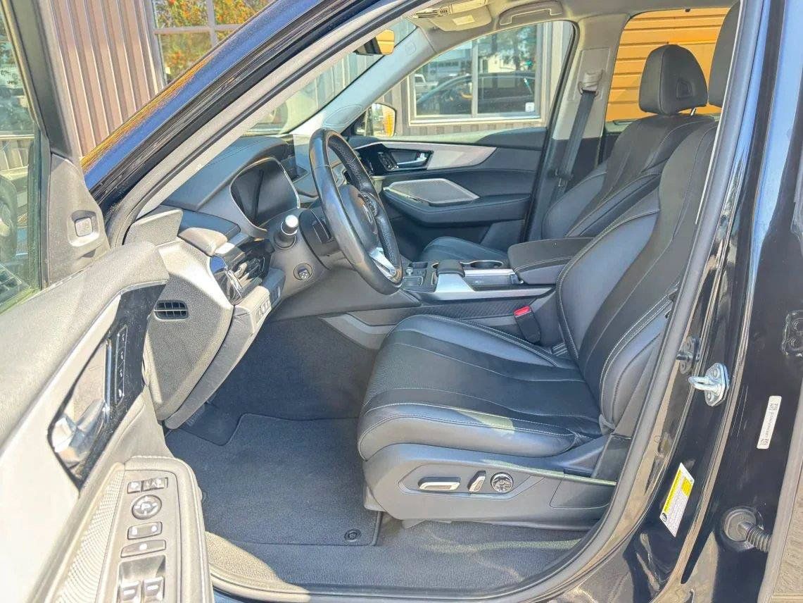 Used 2023 Acura MDX w/ Technology Package AWD/4WD image 12