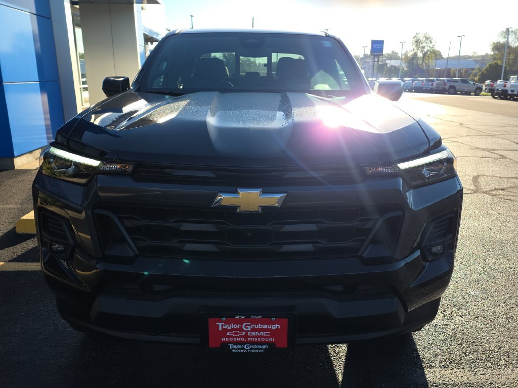 New 2026 Chevrolet Colorado LT w/ LT Convenience Package AWD/4WD image 3