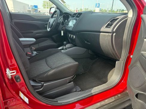Used 2025 Mitsubishi Outlander Sport SE AWD/4WD image 10