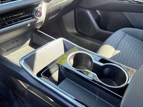 Used 2025 Chevrolet Equinox LT image 42