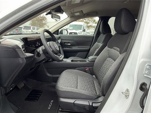 New 2026 Nissan Kicks SV image 31