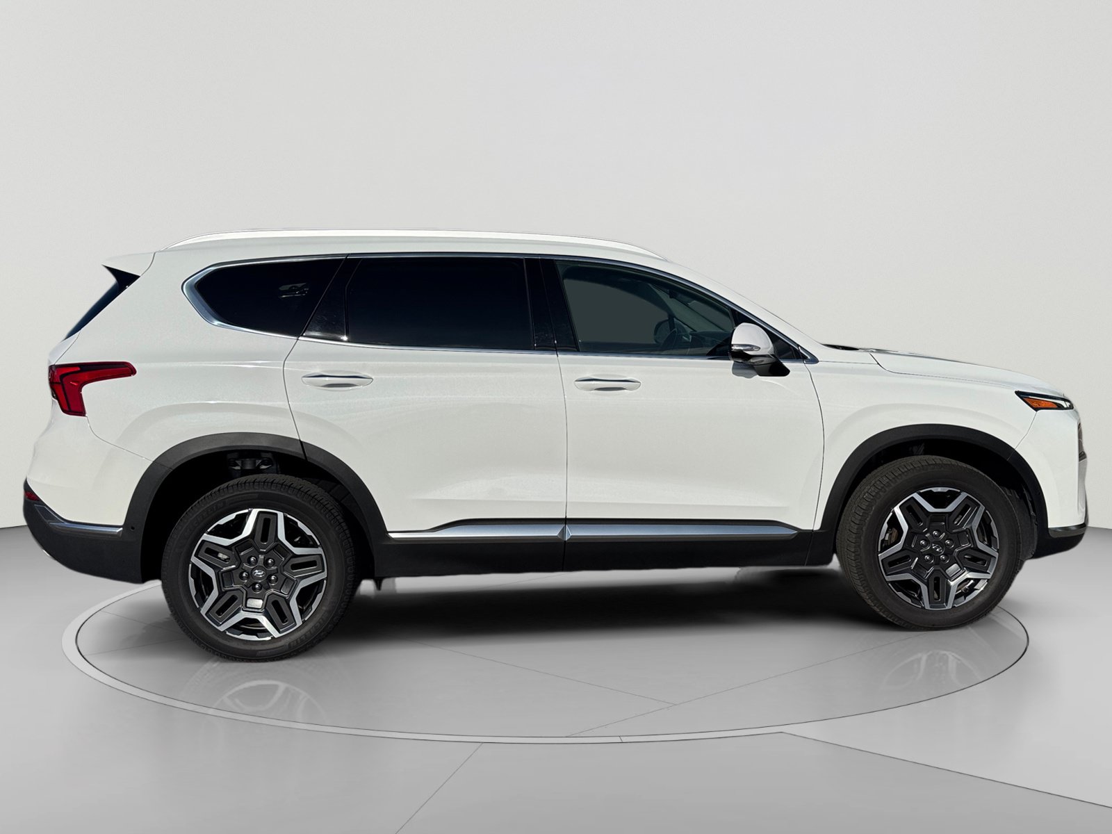Used 2023 Hyundai Santa Fe Limited AWD/4WD image 6