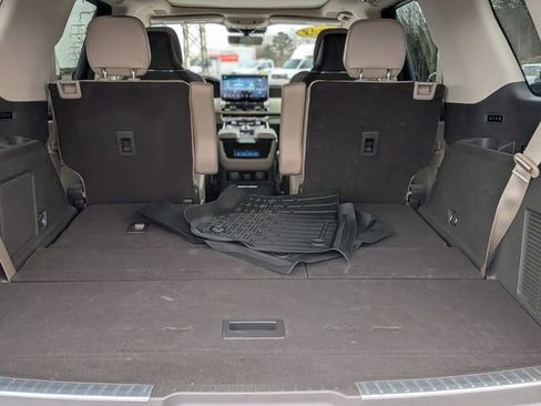 Used 2023 Lincoln Navigator Reserve image 32