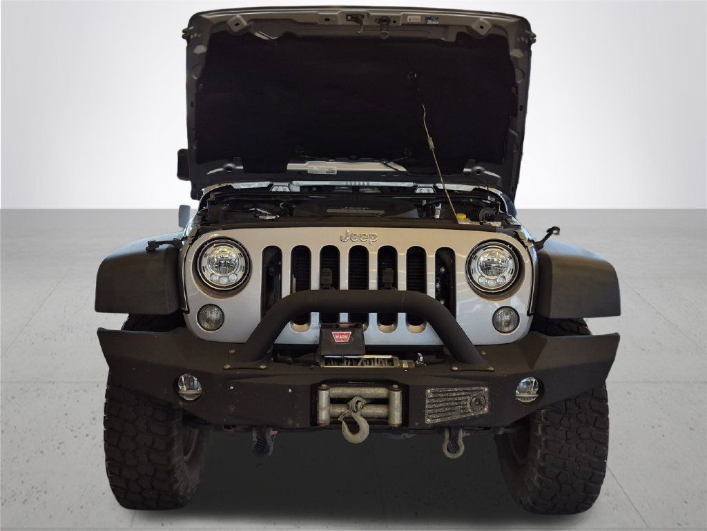 Used 2017 Jeep Wrangler Rubicon w/ Power Convenience Group AWD/4WD image 4