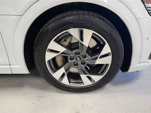 Used 2023 Audi e-tron Premium w/ Convenience Plus Package image 12