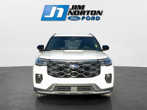 Used 2025 Ford Explorer Platinum image 8