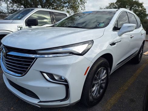 Used 2023 Buick Enclave Essence w/ Sound and Sites Package image 1