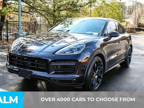 Used 2023 Porsche Cayenne Turbo image 2