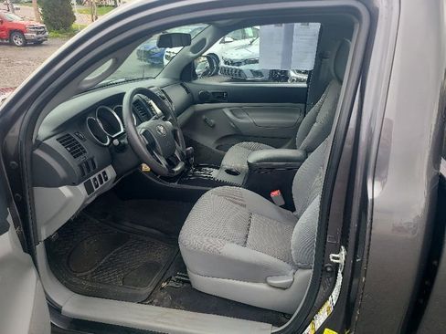 Used 2013 Toyota Tacoma 4x4 Regular Cab image 12