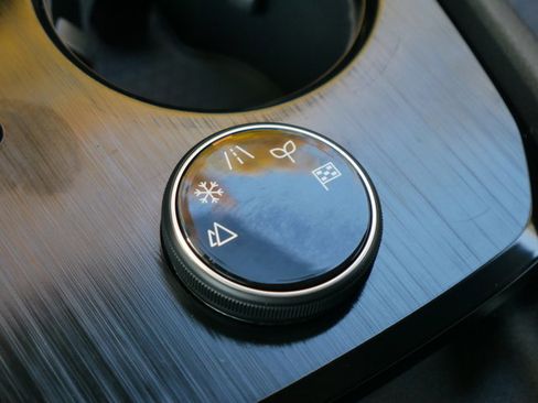 Used 2023 Nissan Rogue SV image 13