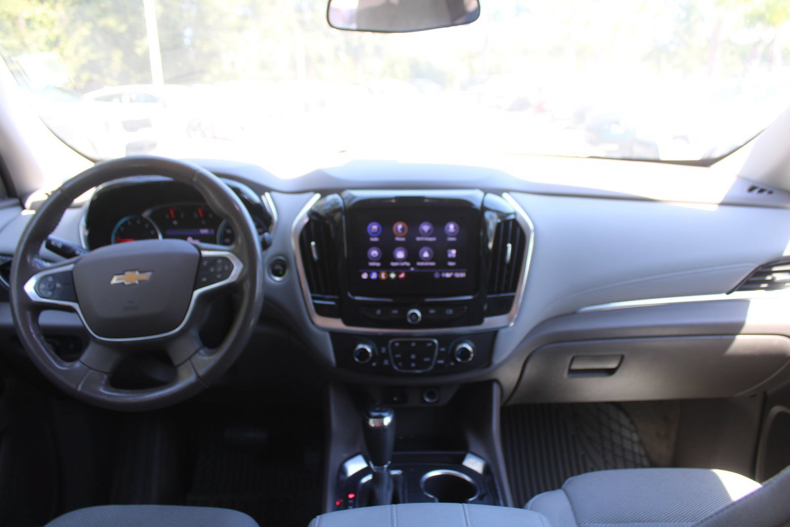 Used 2020 Chevrolet Traverse LT FWD image 26