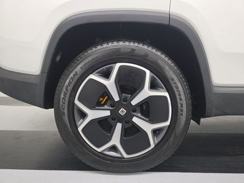 Used 2023 Rivian R1S Adventure AWD/4WD image 12