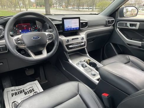 Certified 2024 Ford Explorer XLT w/ Equipment Group 202A AWD/4WD image 4