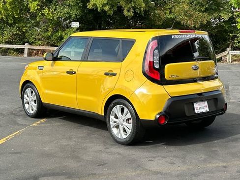 Used 2016 Kia Soul + image 5