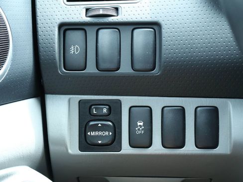 Used 2013 Toyota Tacoma PreRunner w/ SR5 Pkg RWD image 25