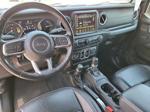 Used 2021 Jeep Wrangler Unlimited Sahara w/ Cold Weather Group AWD/4WD image 8