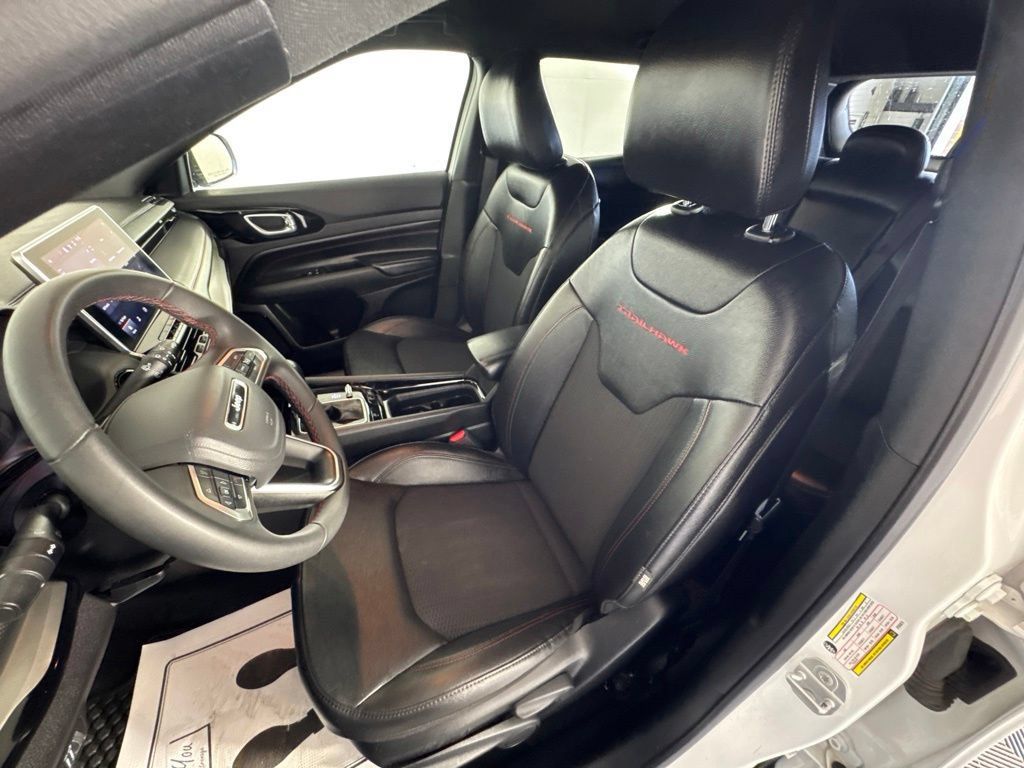 Certified 2025 Jeep Compass Trailhawk AWD/4WD image 31