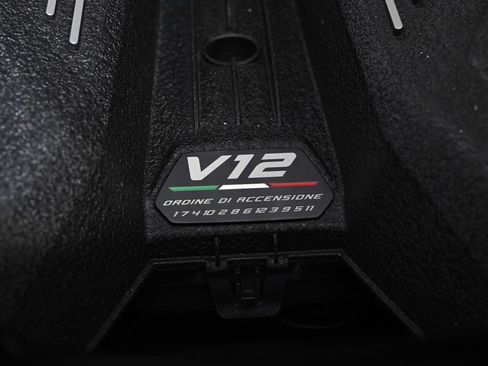 Used 2025 Lamborghini Revuelto AWD/4WD image 25