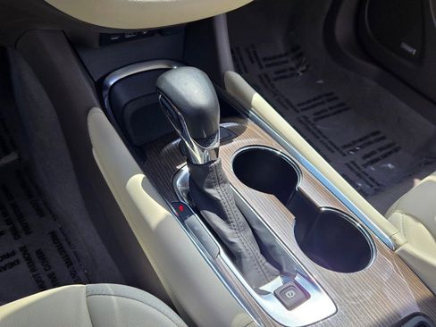 Used 2024 Chevrolet Malibu LT image 27