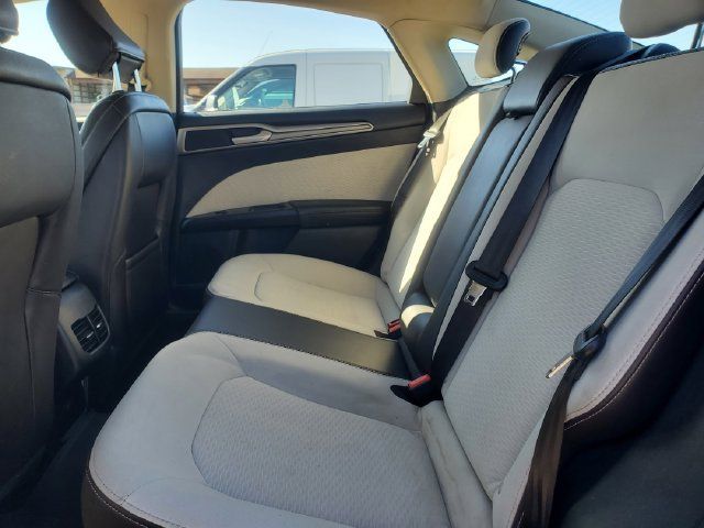 Used 2020 Ford Fusion SE w/ Equipment Group 151A FWD image 26