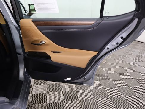 Used 2023 Lexus ES 350 w/ Premium Package image 27