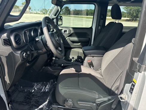 Certified 2023 Jeep Wrangler Sport AWD/4WD image 10