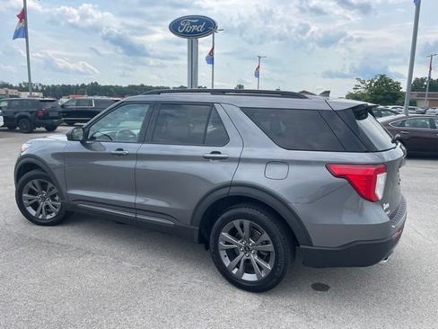 Used 2021 Ford Explorer XLT w/ Equipment Group 202A AWD/4WD image 6