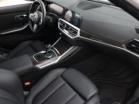 Used 2020 BMW 330i Sedan w/ M Sport Package RWD image 21