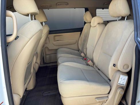 Used 2015 Kia Sedona LX w/ LX Convenience Package FWD image 52