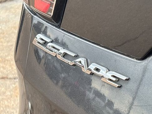 Used 2017 Ford Escape SE w/ Equipment Group 201A image 32